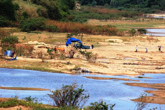 Bình[-]Định:[-]Chấn[-]chỉnh[-]công[-]tác[-]quản[-]lý,[-]khai[-]thác[-]cát[-]trên[-]sông